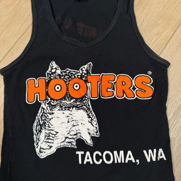 Y2K hooters Tacoma, WA black tank top crop top size small - Picture 2 of 6